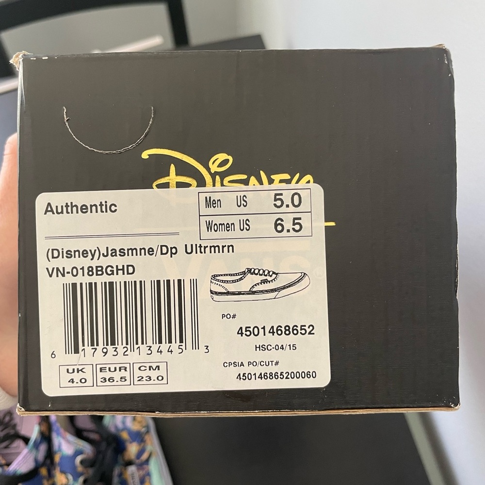 Rare Disney Vans - Jasmine Edition - Picture 7 of 7